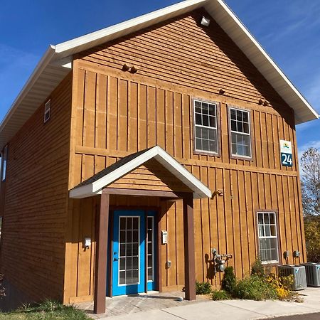 הוטון Keweenaw Waters Resort מראה חיצוני תמונה