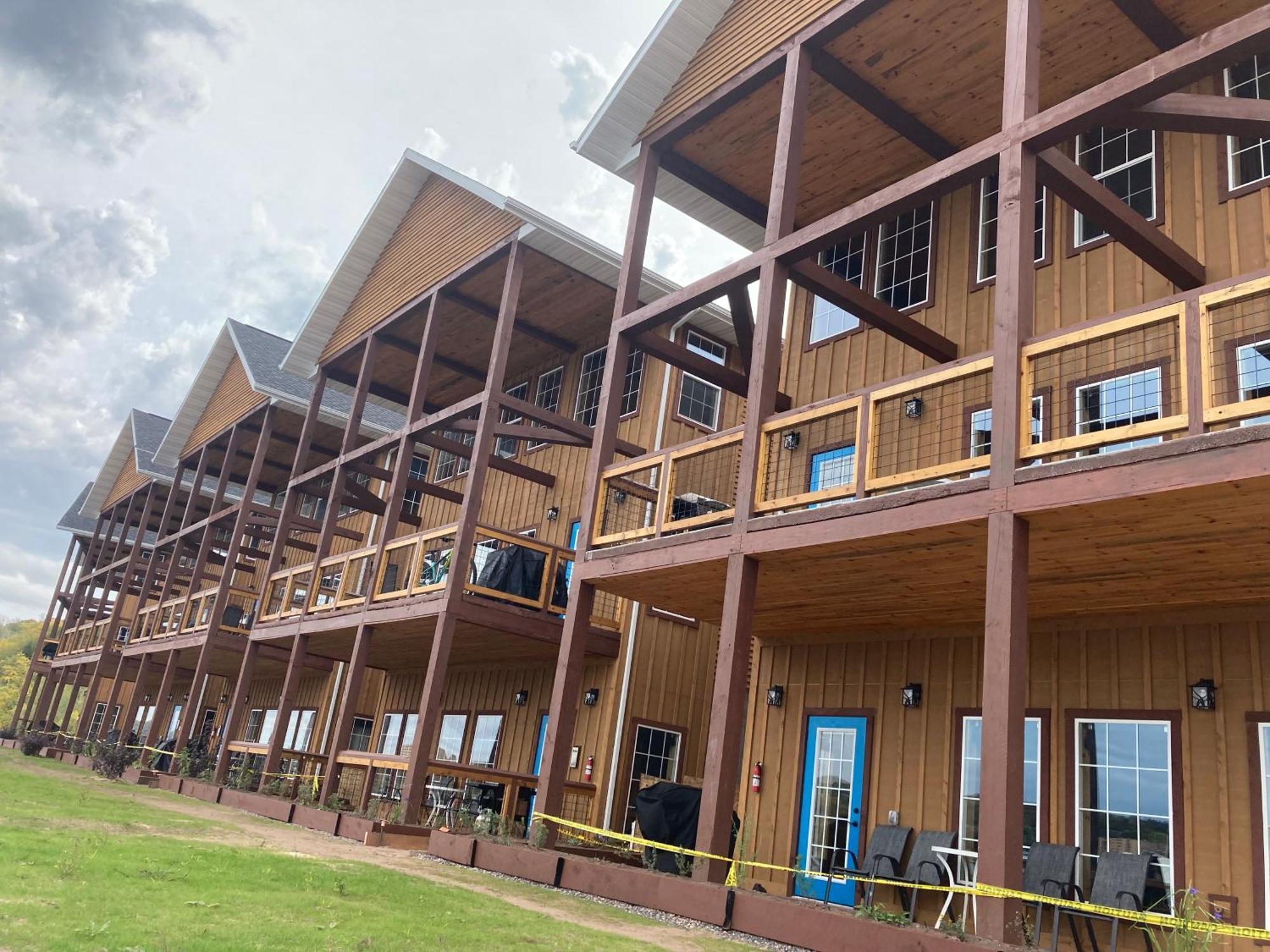 הוטון Keweenaw Waters Resort מראה חיצוני תמונה