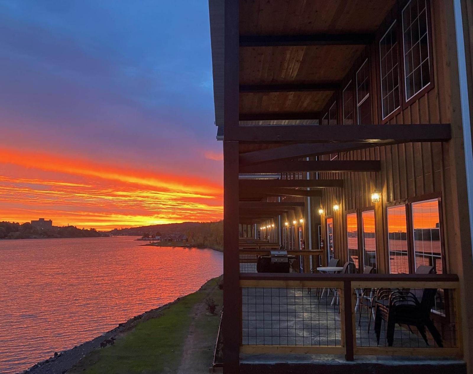הוטון Keweenaw Waters Resort מראה חיצוני תמונה