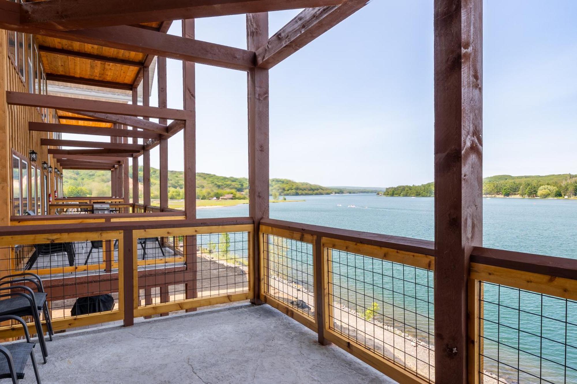 הוטון Keweenaw Waters Resort מראה חיצוני תמונה